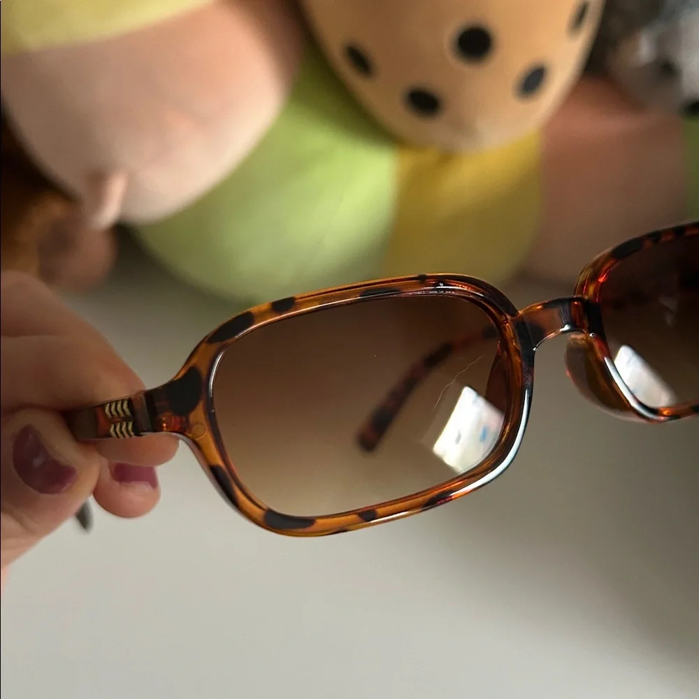 Tortoiseshell Rectangle Women's Sunglasses - Brown